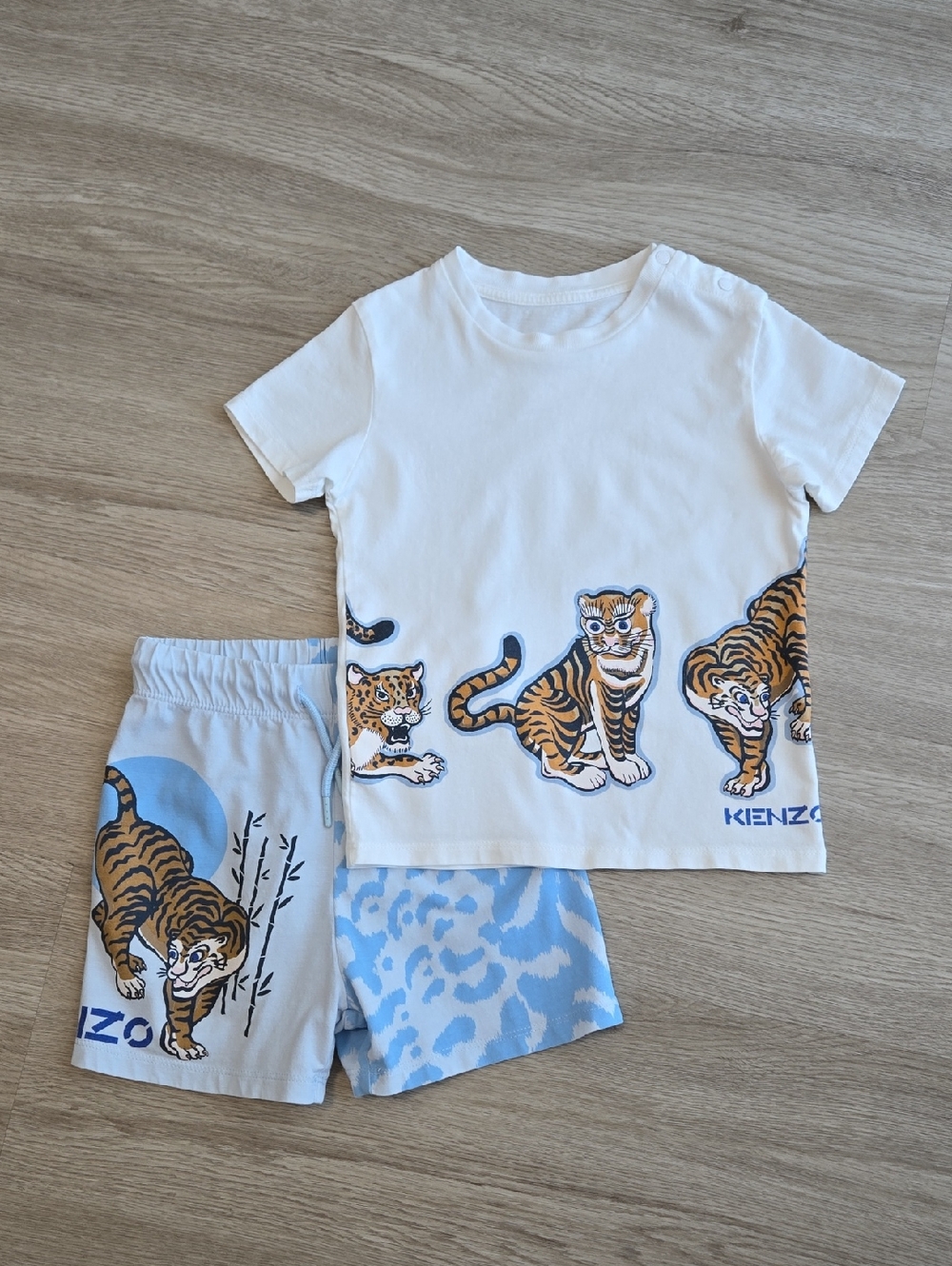 Kenzo White Tee and Shorts Set with Tiger Motif and Blue Accents, Size 2-3y